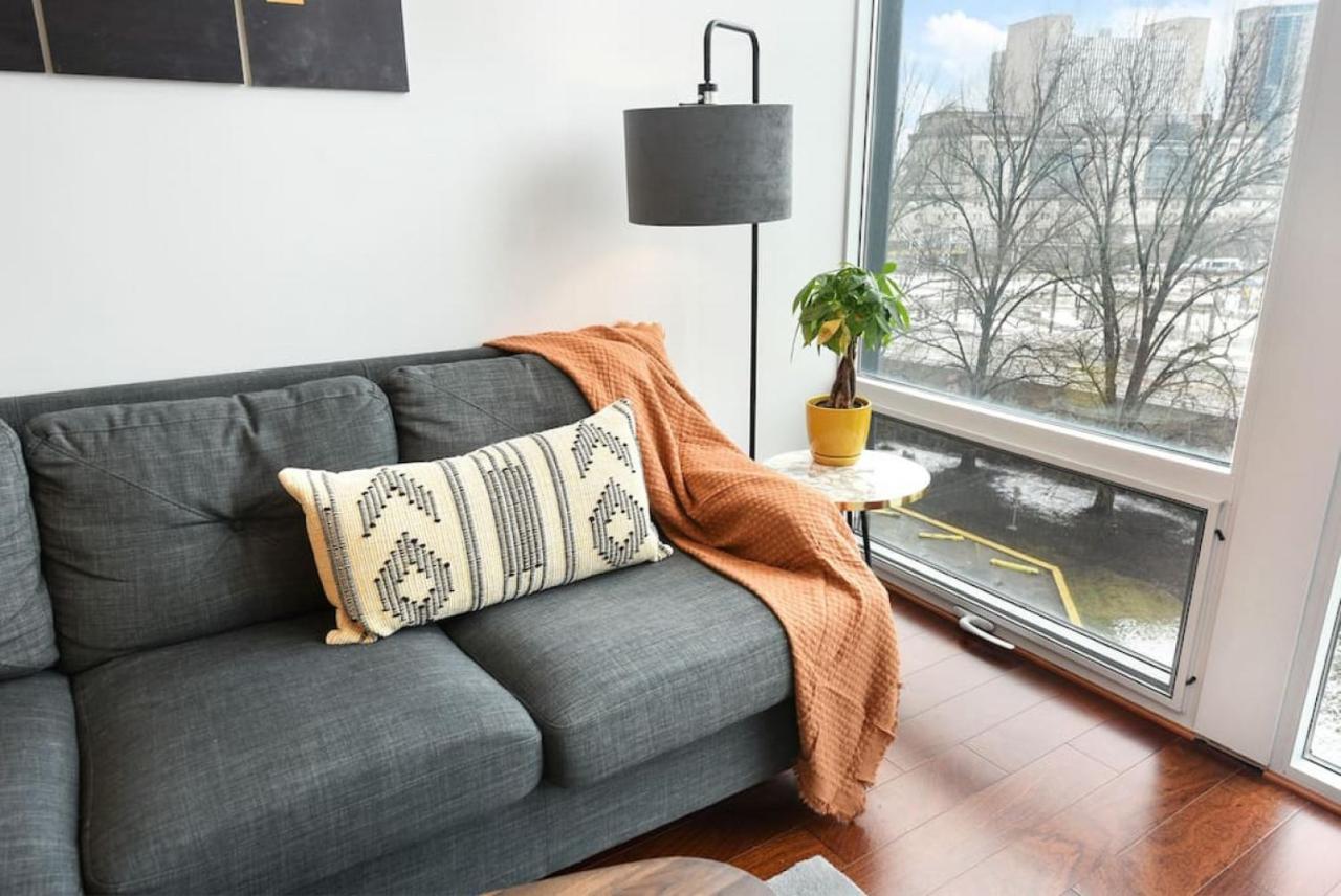 Hostwise - The Washington At Chatham - Free Parking, Private Gym, Skyline Views! Apartment Pittsburgh
