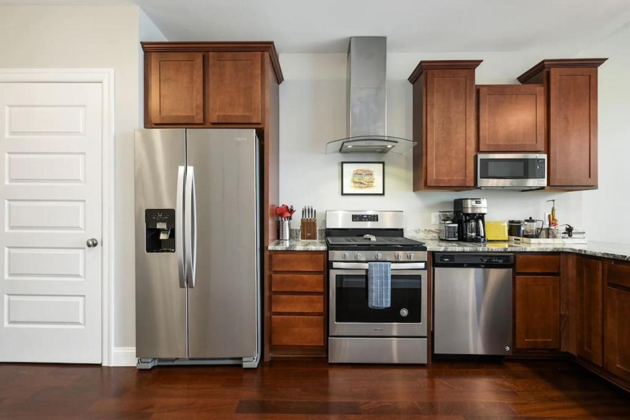 Hostwise - The Washington At Chatham - Free Parking, Private Gym, Skyline Views! Apartment Pittsburgh